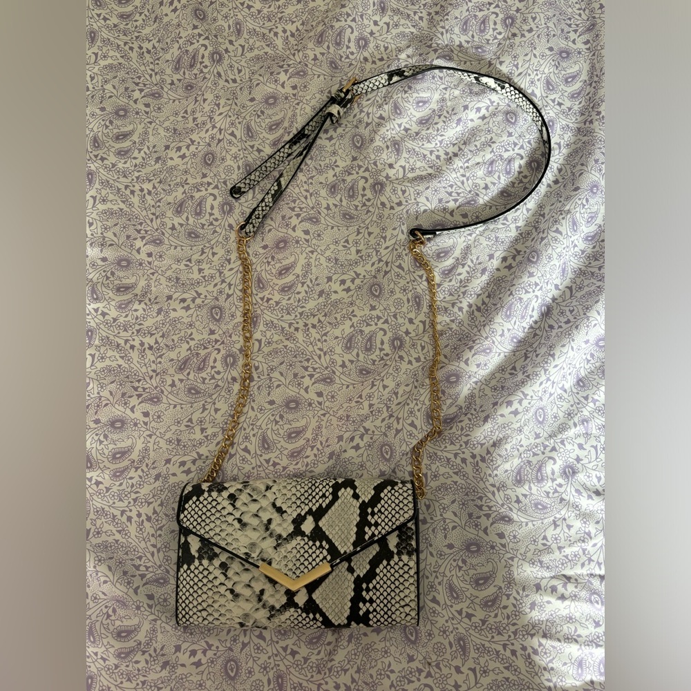Urban Expressions Black and White Snakeskin Pattern Bag